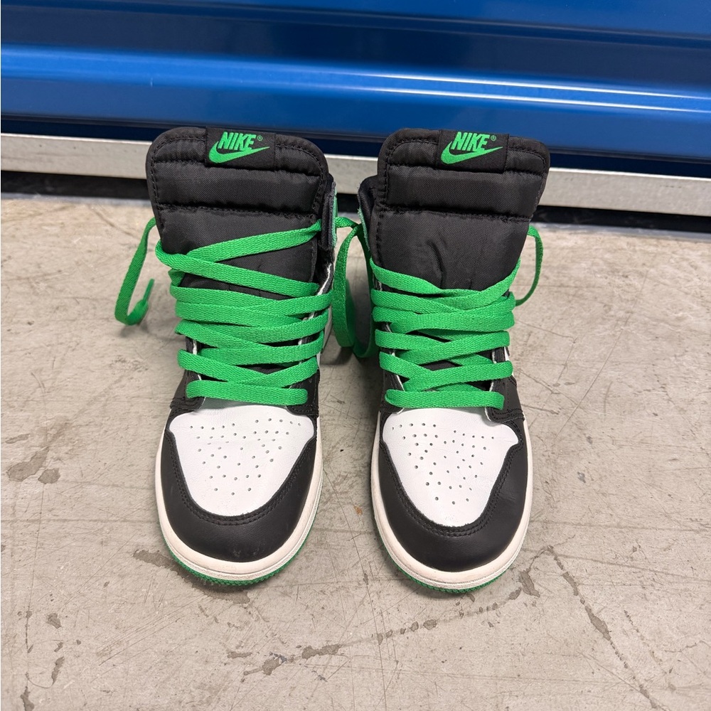 Jordan 1  high  Kids Black, White, and Green Sneakers
